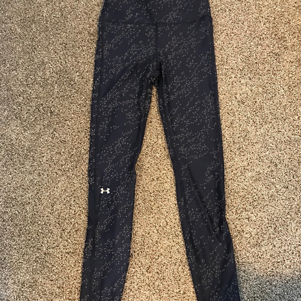 Under Armour workout leggings.